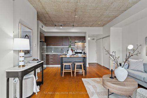 332-354 Gladstone Ave, Ottawa, ON, K2P0R4 | Card Image