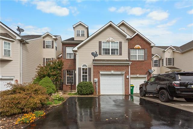 Fresh Meadow Dr, Macungie, PA 18062