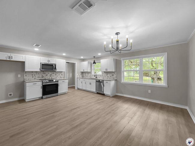 202 Main St, House other with 3 bedrooms, 2 bathrooms and null parking in Hooks TX | Image 10