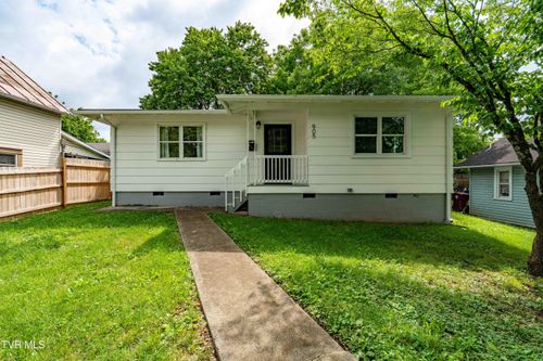 905 Grover St, Johnson City, TN, 37601-6925 | Card Image