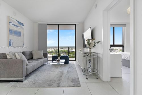 unit-909-5350 Nw 84th Ave, Doral, FL, 33166-3353 | Card Image