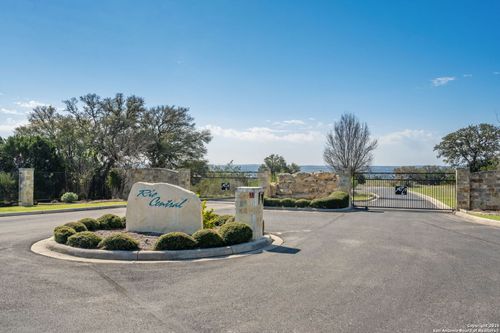 365 River Cliff Pl, Spring Branch, TX, 78070-5495 | Card Image