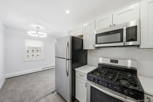 apt-4d-240 S Broadway, Tarrytown, NY, 10591-4521 | Card Image