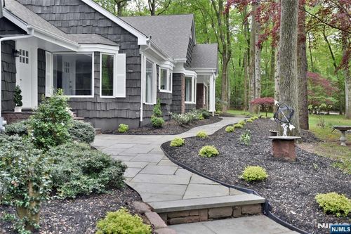 3-5 Red Rock Trl, Saddle River, NJ, 07458-2622 | Card Image