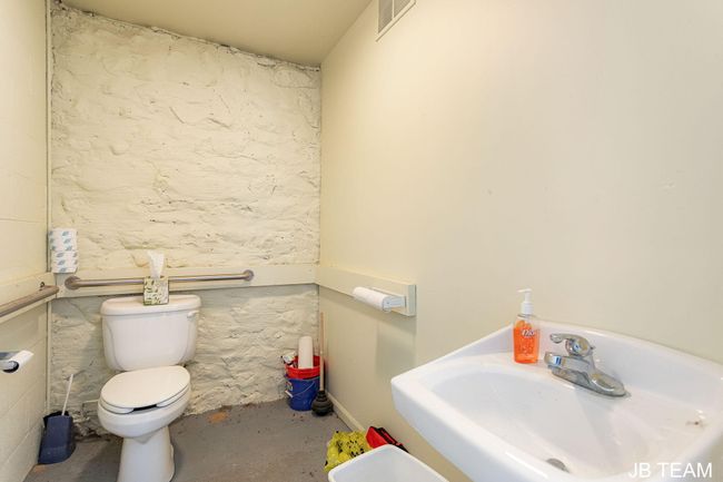 86 W Center St, Home with 0 bedrooms, 2 bathrooms and 5 parking in Douglas MI | Image 34