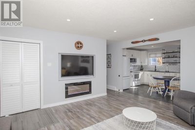 422 Cartier Crt, Home with 4 bedrooms, 2 bathrooms and null parking in Thunder Bay ON | Image 3