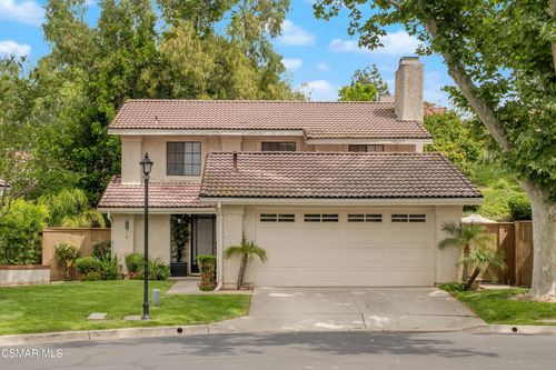6767 Pheasant Ln, Oak Park, CA, 91377-3977 | Card Image