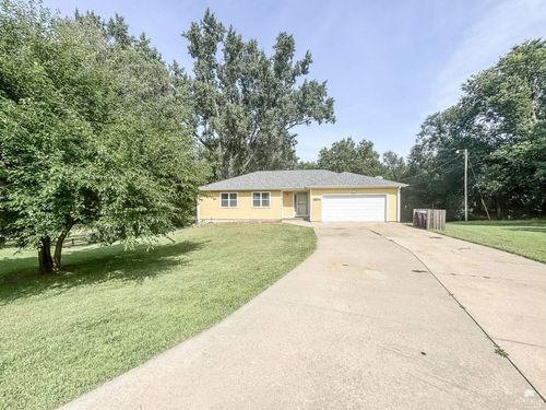 2604 Elmwood Ct, Manhattan, KS, 66503-9776 | Card Image