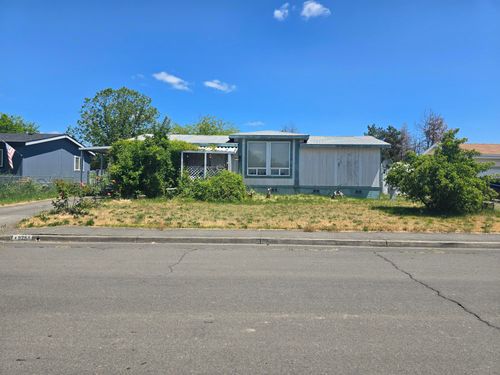 8258 23rd St, White City, OR, 97503-1202 | Card Image
