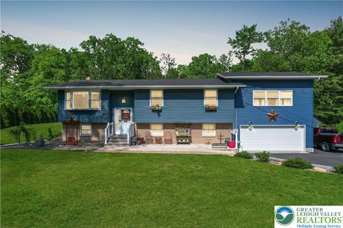 8539 Rextown Rd, Slatington, PA, 18080-3504 | Card Image