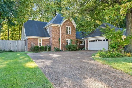 8683 Beckenham Dr, Cordova, TN, 38016-5242 | Card Image