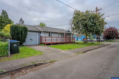 990 24th St Se, Salem, OR, 97301-1698 | Card Image
