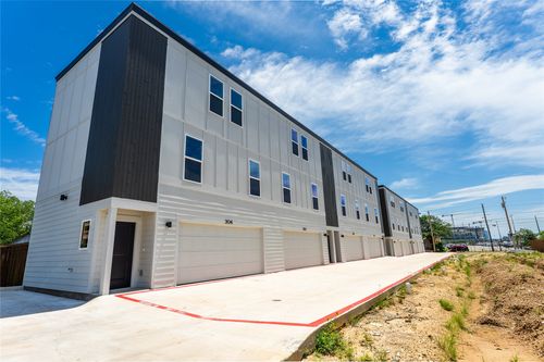 304-2025 Empire Central, Dallas, TX, 75235-4303 | Card Image