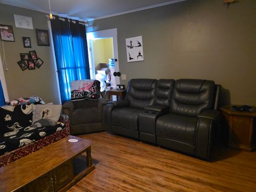 135 Wall St, Springfield, VT, 05156-3517 | Card Image