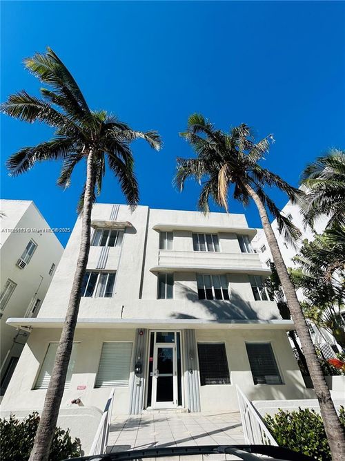 apt-200-3710 Collins Ave, Miami Beach, FL, 33140-4067 | Card Image