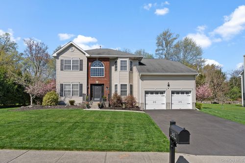 3403 Red Coat Dr, New Windsor, NY, 12553-4935 | Card Image