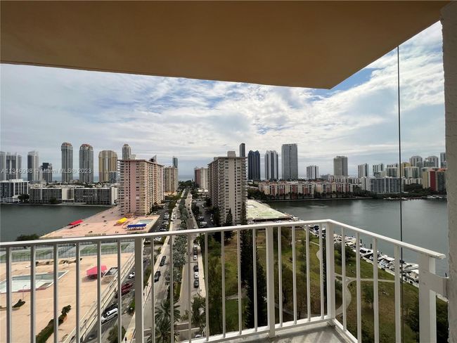 APT-1910 - 290 174 Th St, Condo with 2 bedrooms, 2 bathrooms and null parking in Sunny Isles Beach FL | Image 19