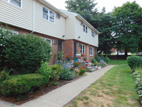 215-215 Blackstone Vlg, Meriden, CT, 06450-2405 | Card Image