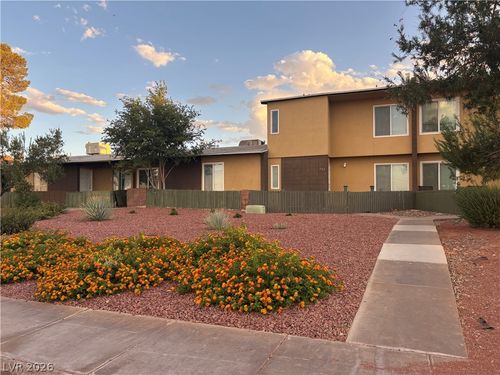305 E Van Wagenen St, Henderson, NV, 89015-7375 | Card Image