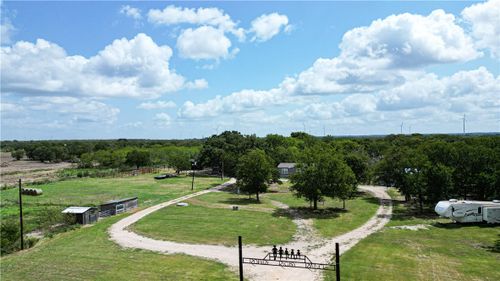 4070 T K Parkway, Axtell, TX, 76624 | Card Image