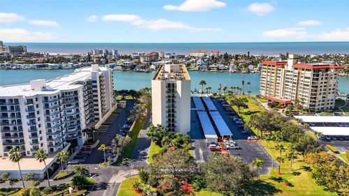 apt-911-690 Island Way, CLEARWATER BEACH, FL, 33767-1928 | Card Image