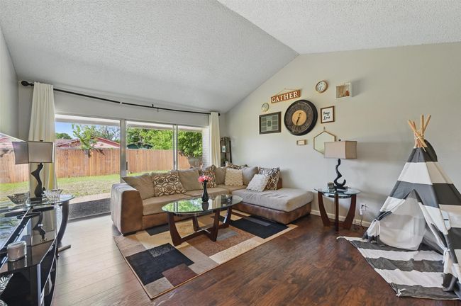 832 Marlene Dr, House other with 3 bedrooms, 2 bathrooms and null parking in Everman TX | Image 4