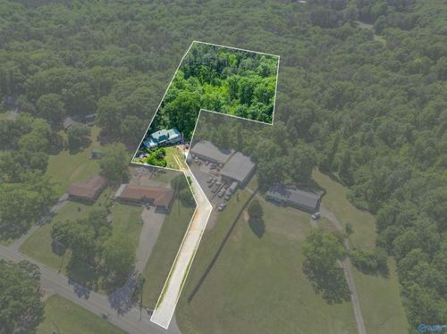 926 Shoal Creek Rd, Decatur, AL, 35603-6502 | Card Image