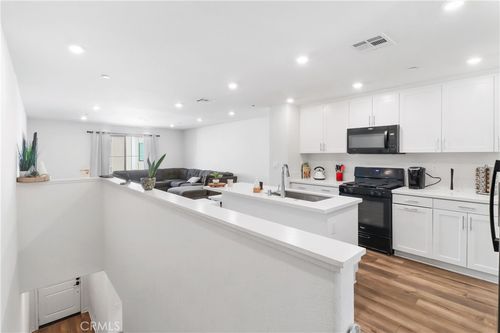 466 N Glenwood Ave, Rialto, CA, 92376-4876 | Card Image