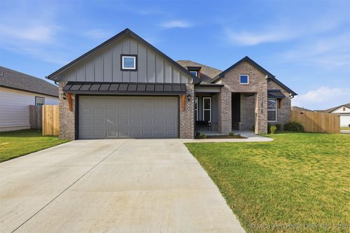 10712 N 121st East Ave, Owasso, OK, 74055 | Card Image