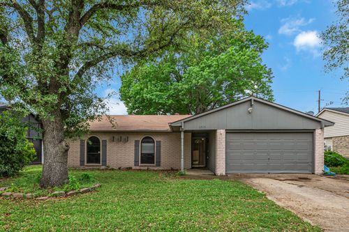 5805 Ridgecove Dr, Garland, TX, 75043-6441 | Card Image