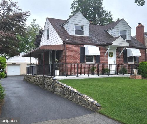 950 Thornton Rd, UPPER CHICHESTER, PA, 19061-3127 | Card Image