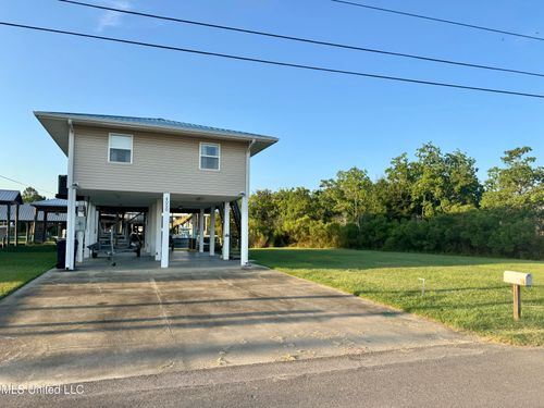 4050 Victoria St, Bay Saint Louis, MS, 39520-7601 | Card Image