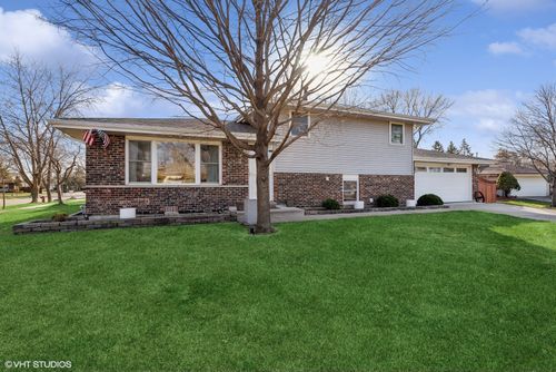 2091 N Almond Ct, Palatine, IL, 60074-1202 | Card Image