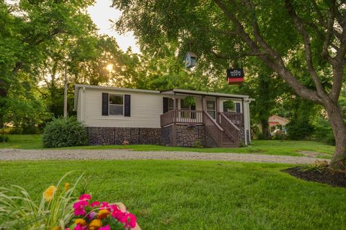 236 Cornwell Ave, Watertown, TN, 37184-1011 | Card Image