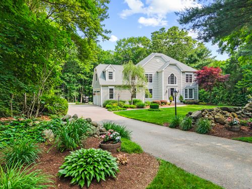 9 Stonebrook Dr, Ivoryton, CT, 06442-1280 | Card Image
