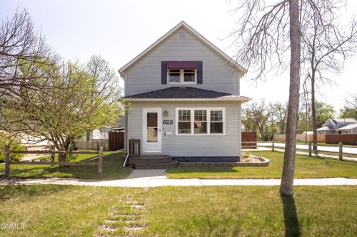 623 8th Avenue Se, Jamestown, ND, 58401 | Card Image