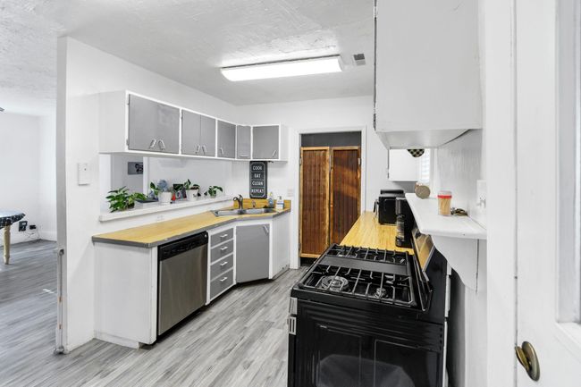 Kitchen | Image 9