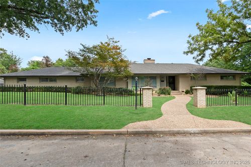 2835 47th Pl, Tulsa, OK, 74105-5309 | Card Image