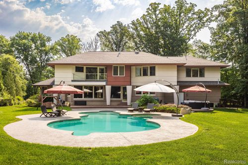 1000 Forest Ln, Bloomfield Hills, MI, 48301-4112 | Card Image