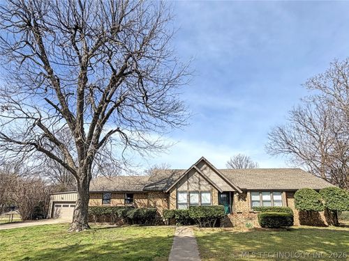 445 E Keetoowah St, Tahlequah, OK, 74464-4111 | Card Image