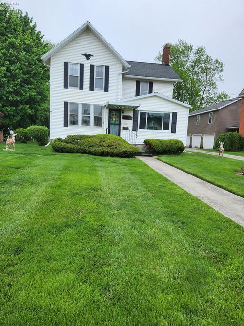 285 Southwest St, Bellevue, OH, 44811-1741 | Card Image