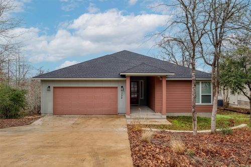 132 Kahalulu Dr, Bastrop, TX, 78602-6417 | Card Image