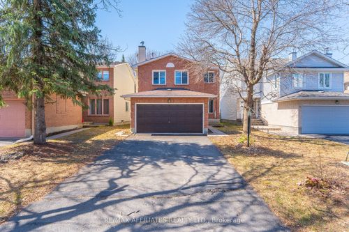 33 Inverary Dr, Kanata, ON, K2K2R8 | Card Image