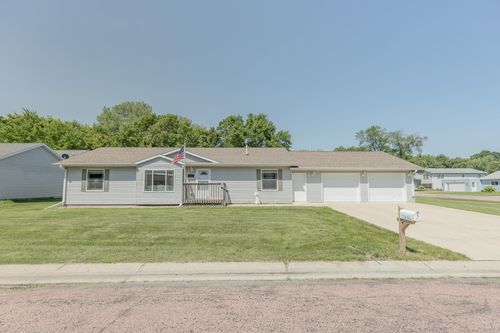 2402 Chicago Ave, Spirit Lake, IA, 51360-1812 | Card Image