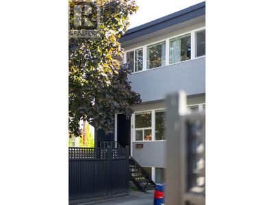 9 - 545 Rosemead Ave, Townhouse with 3 bedrooms, 2 bathrooms and 2 parking in Kelowna BC | Image 2