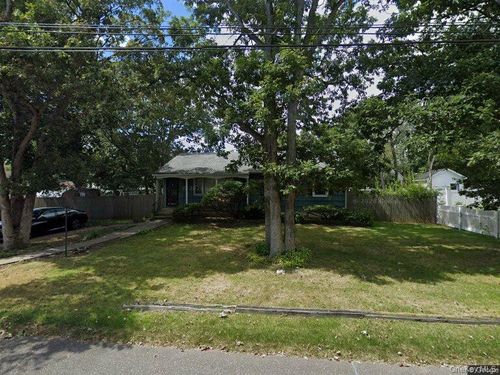 154 N 24th Street, Babylon, NY, 11798 | Card Image