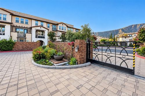 631 W Foothill, Glendora, CA, 91741 | Card Image