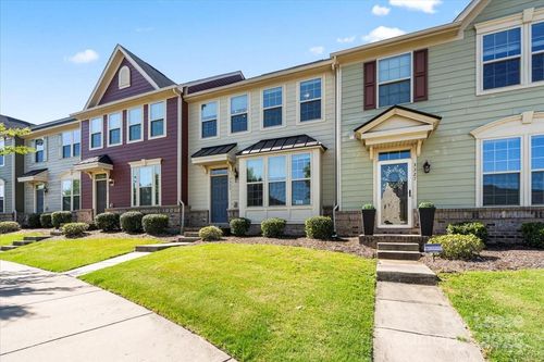 3323 Major Samuals Way, Charlotte, NC, 28208-5190 | Card Image