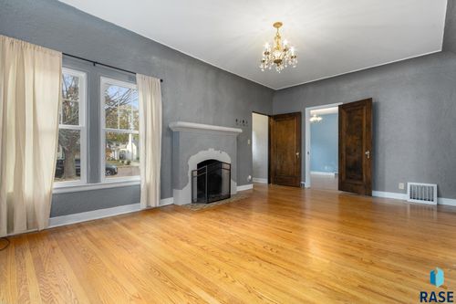 2208 S 1st Avenue Cir, Sioux Falls, SD, 57105 | Card Image