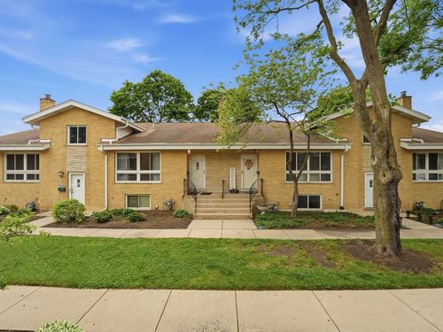c-1533 N Arlington Heights Rd, Arlington Heights, IL, 60004-3970 | Card Image